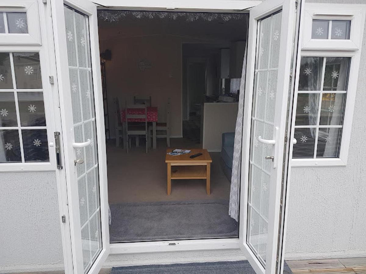 Lovely 2-bed Chalet At Robinhood Retreat Free Park Chalet